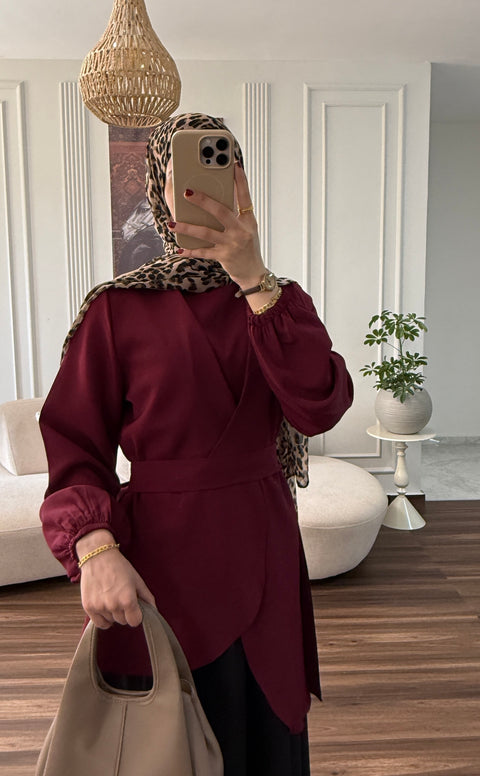 بلوزة طويلة